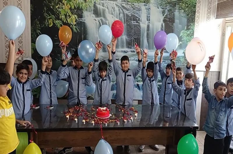 پیش دبستانی و دبستان غیردولتی پسرانه الوند